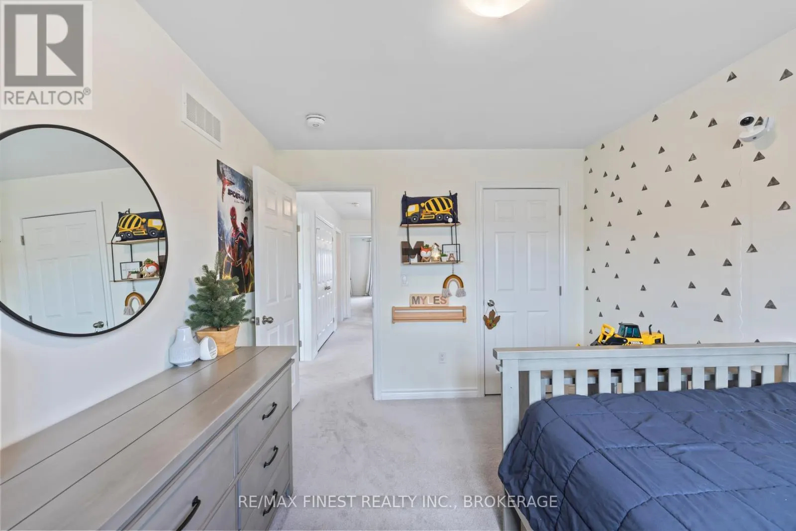 37 BRENNAN CRESCENT