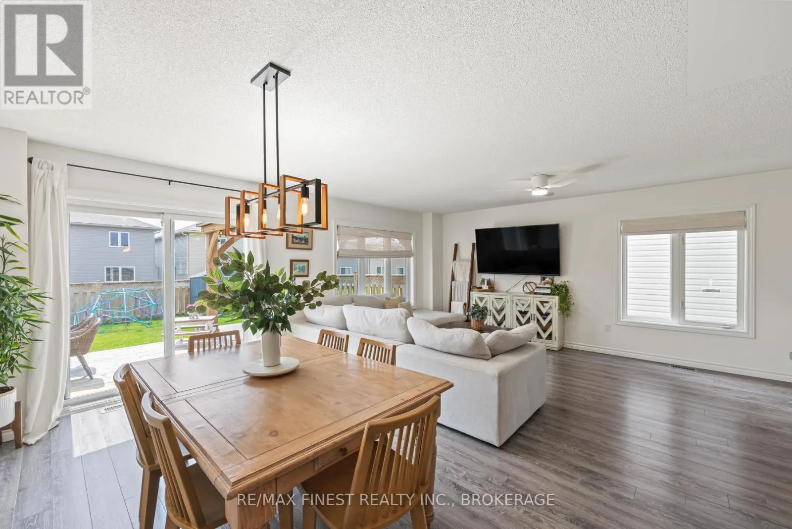 37 BRENNAN CRESCENT