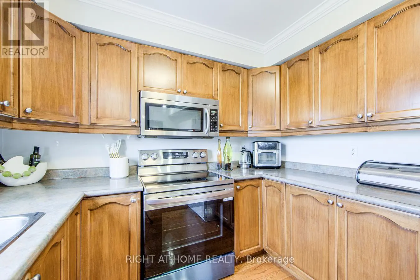 27 - 7 SOUTHSIDE PLACE