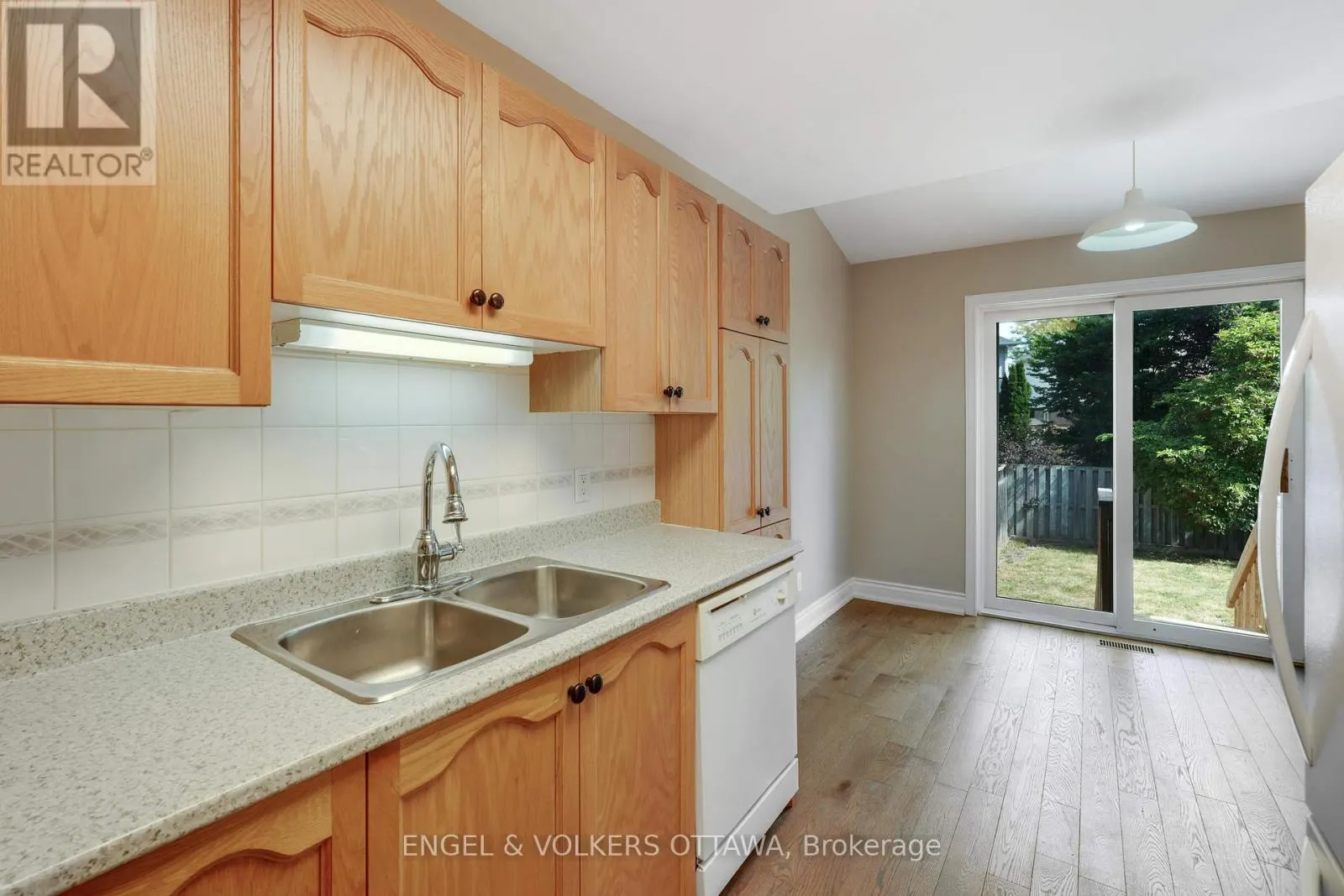 551 WILD SHORE CRESCENT