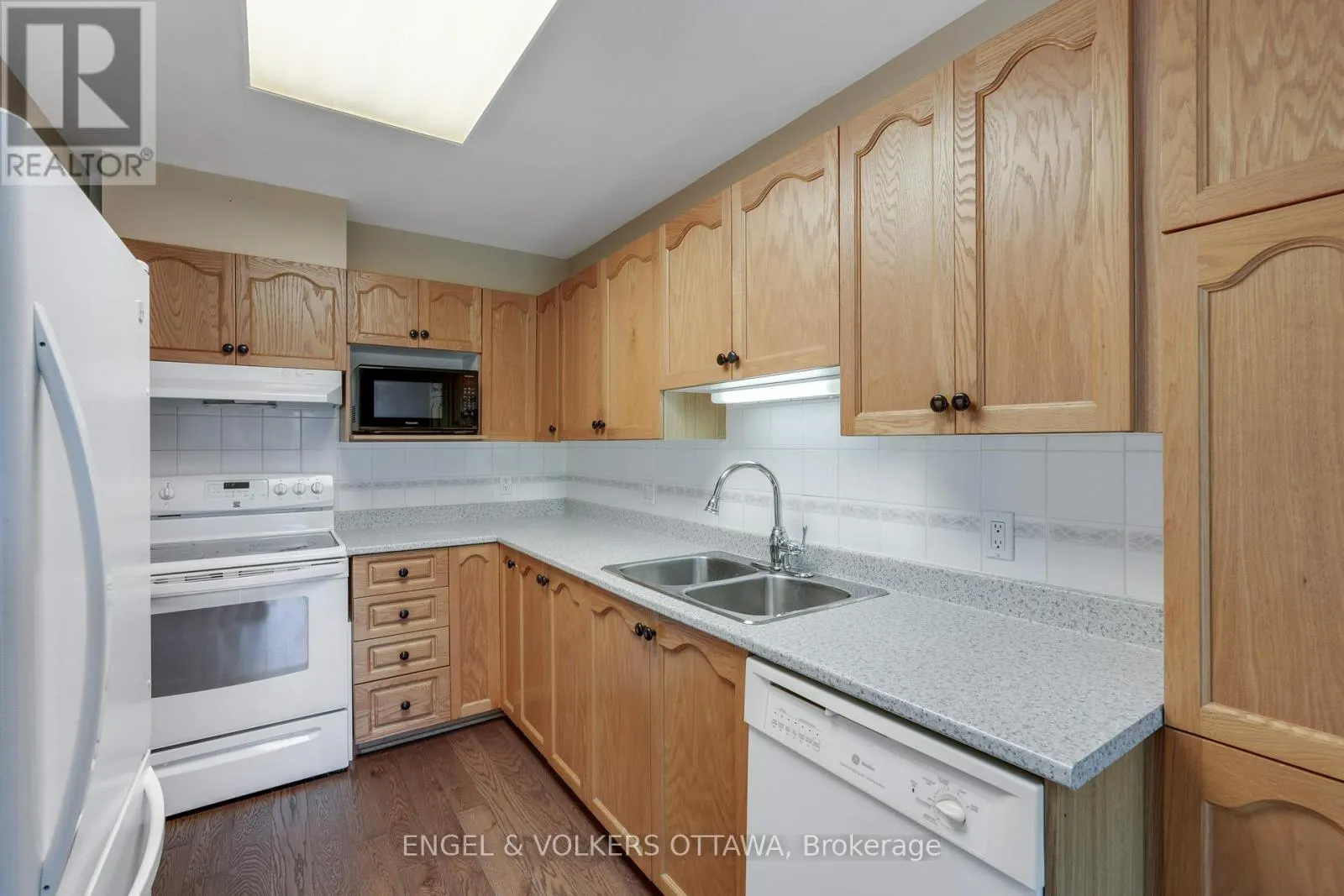 551 WILD SHORE CRESCENT