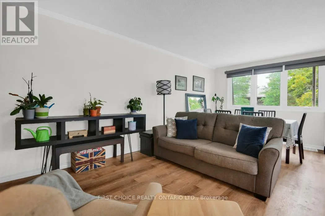 44 OBERON STREET