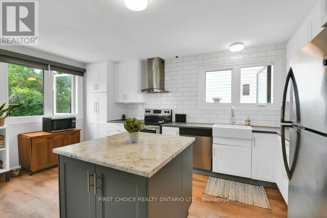 44 OBERON STREET