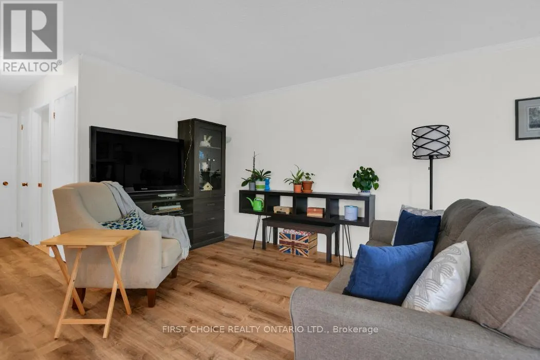 44 OBERON STREET