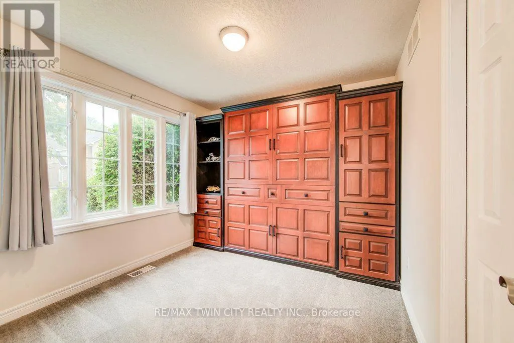 670 SALZBURG DRIVE SW