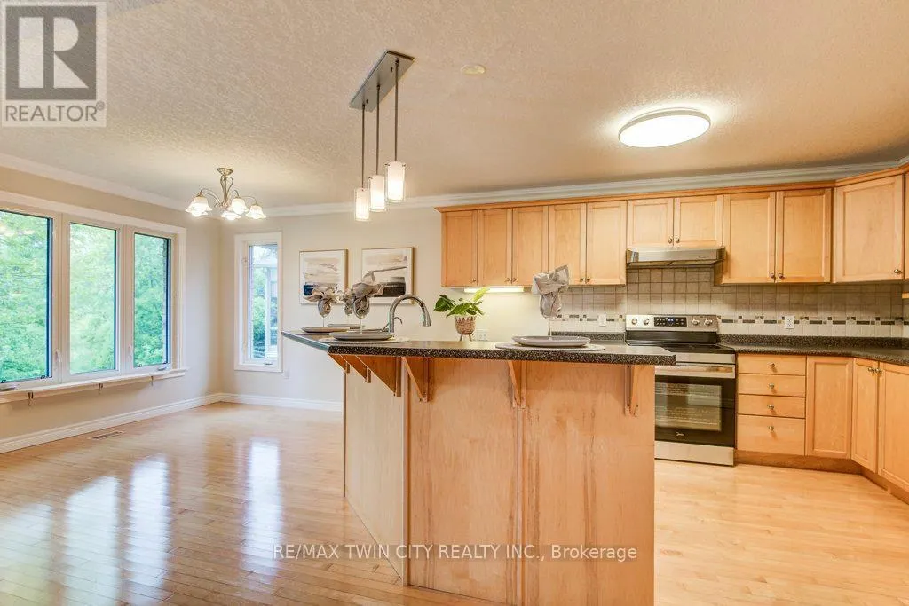 670 SALZBURG DRIVE SW