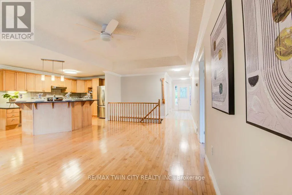 670 SALZBURG DRIVE SW