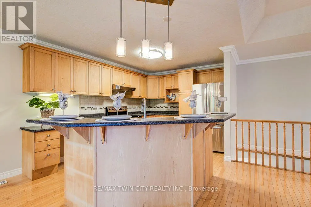 670 SALZBURG DRIVE SW