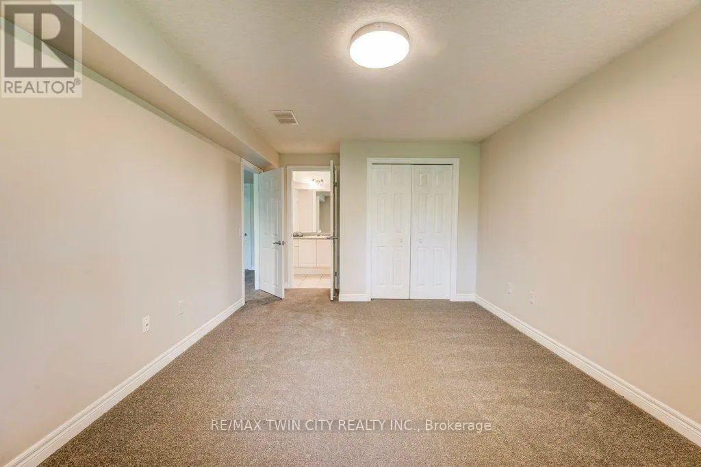 670 SALZBURG DRIVE SW
