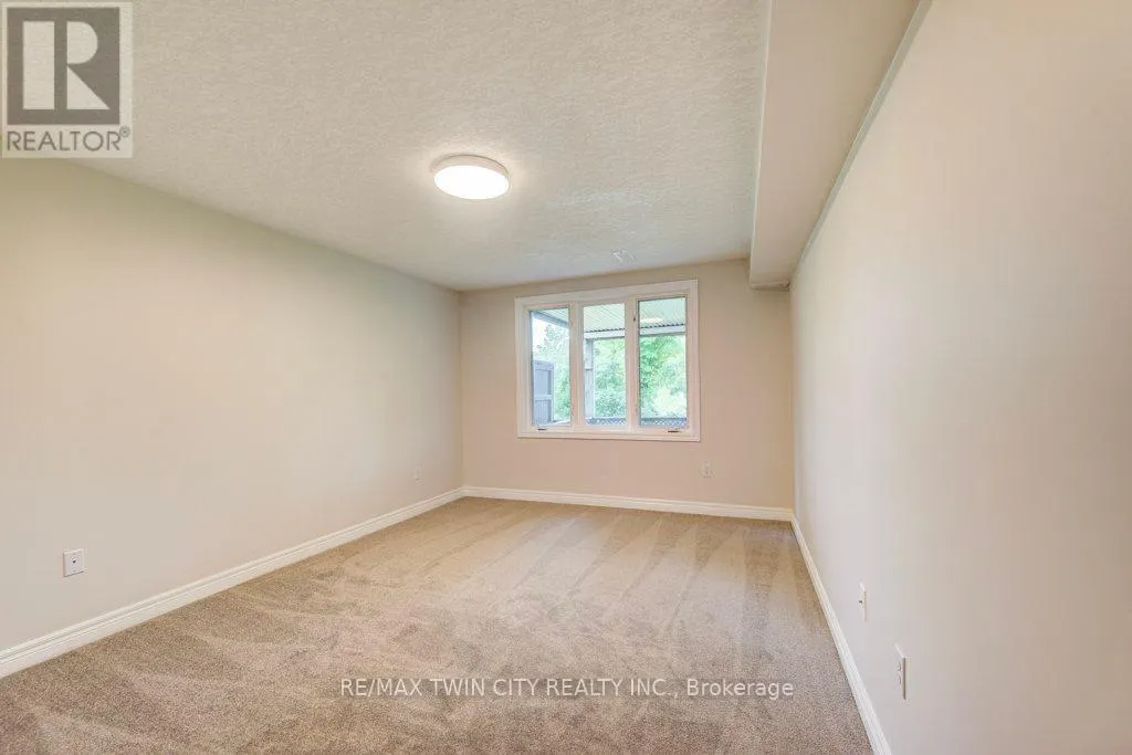 670 SALZBURG DRIVE SW