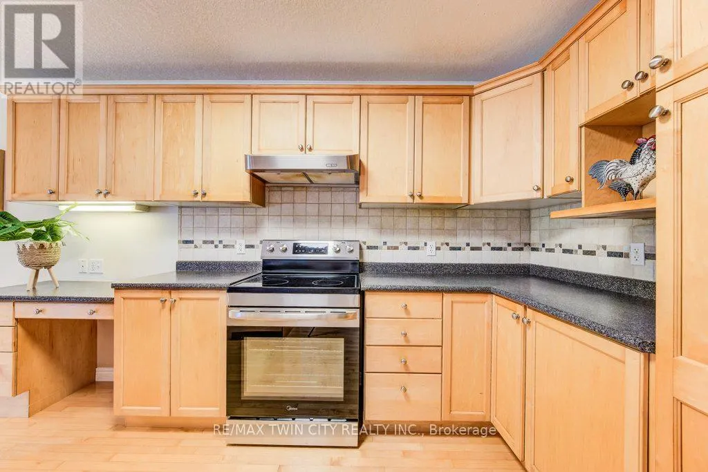 670 SALZBURG DRIVE SW