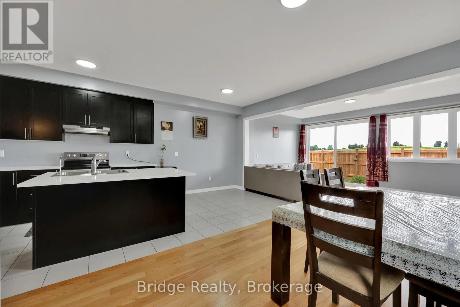 898 SOBESKI AVENUE