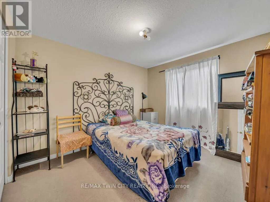 53 FOXGLOVE CRESCENT