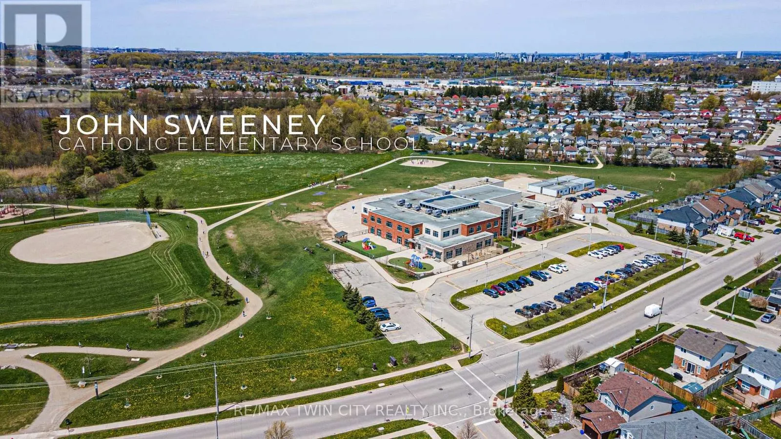 53 FOXGLOVE CRESCENT