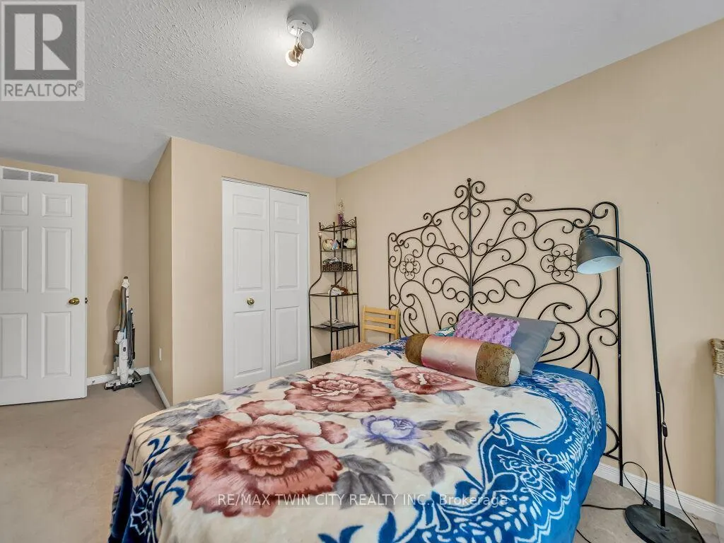 53 FOXGLOVE CRESCENT