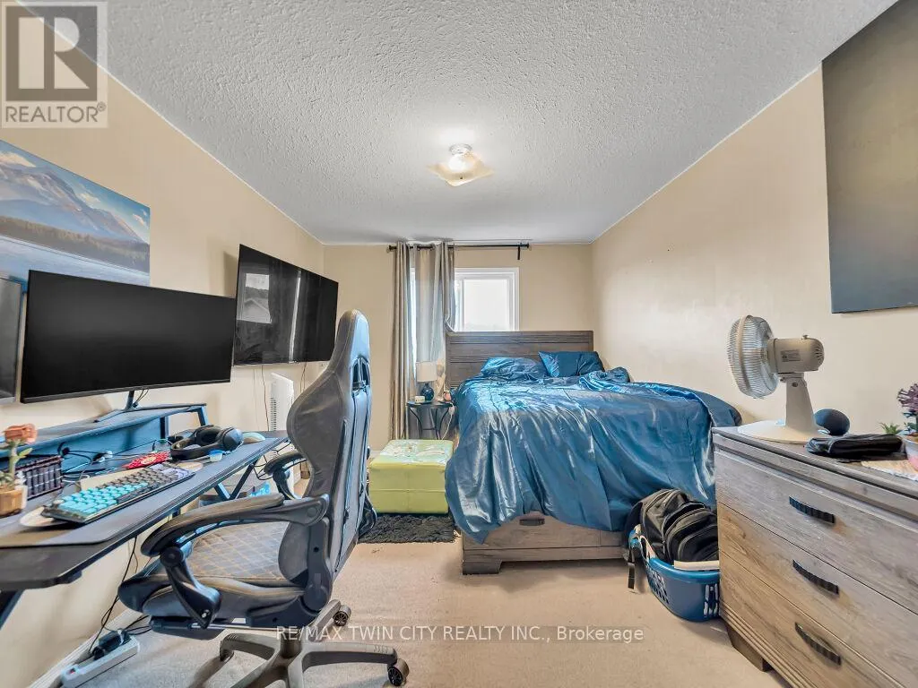 53 FOXGLOVE CRESCENT