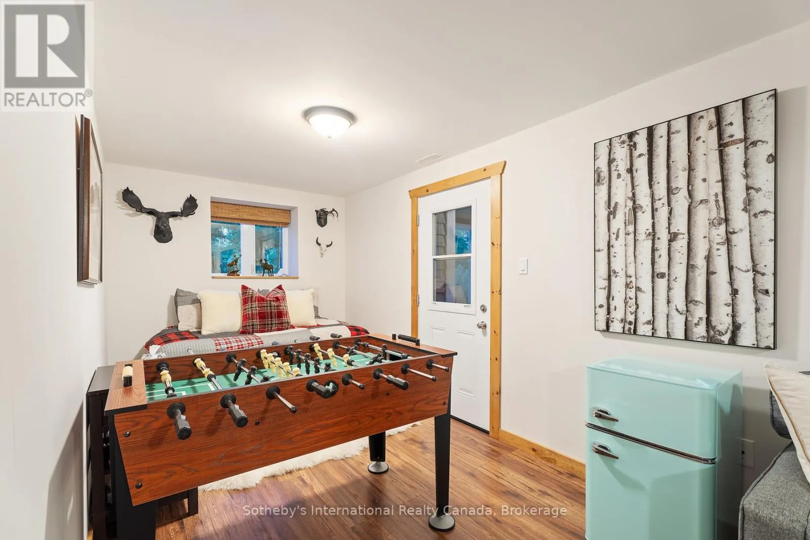 1111 MAPLEHURST DRIVE