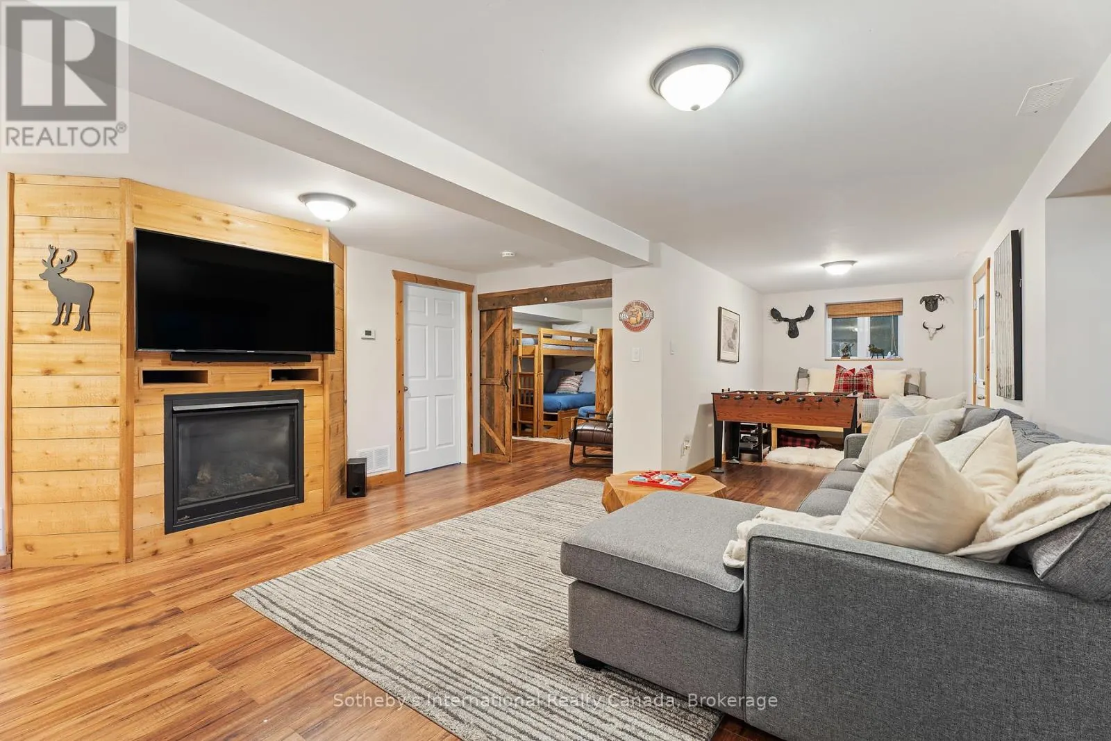 1111 MAPLEHURST DRIVE