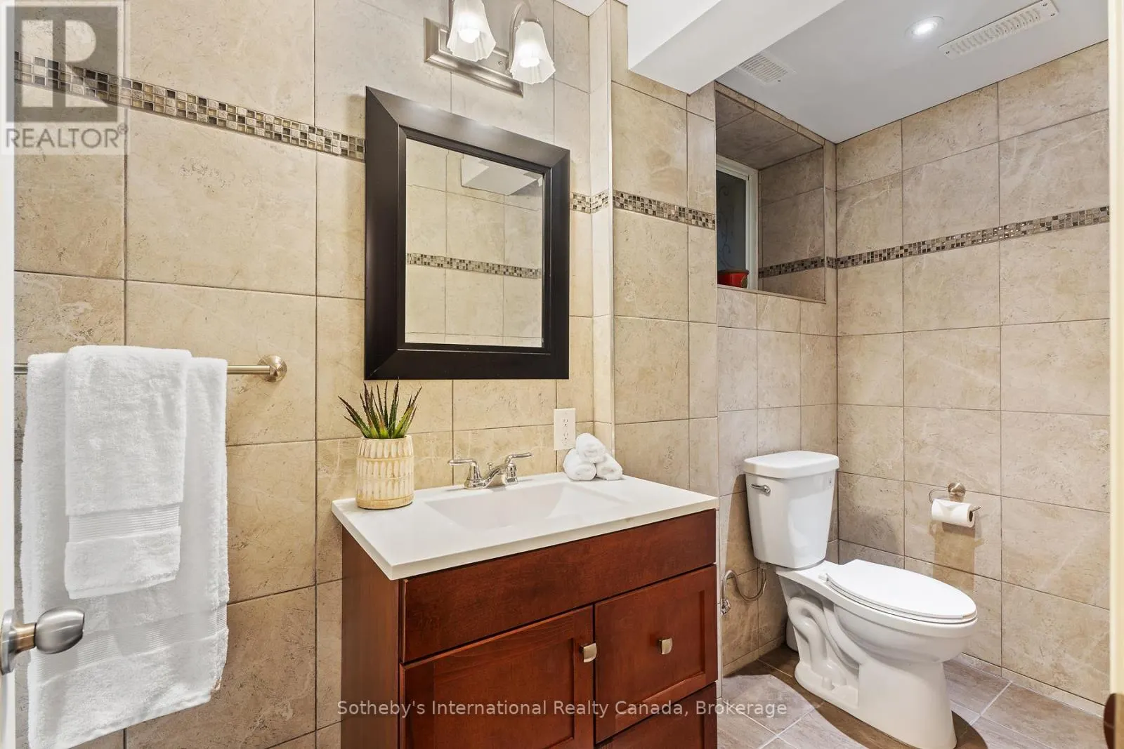 1111 MAPLEHURST DRIVE