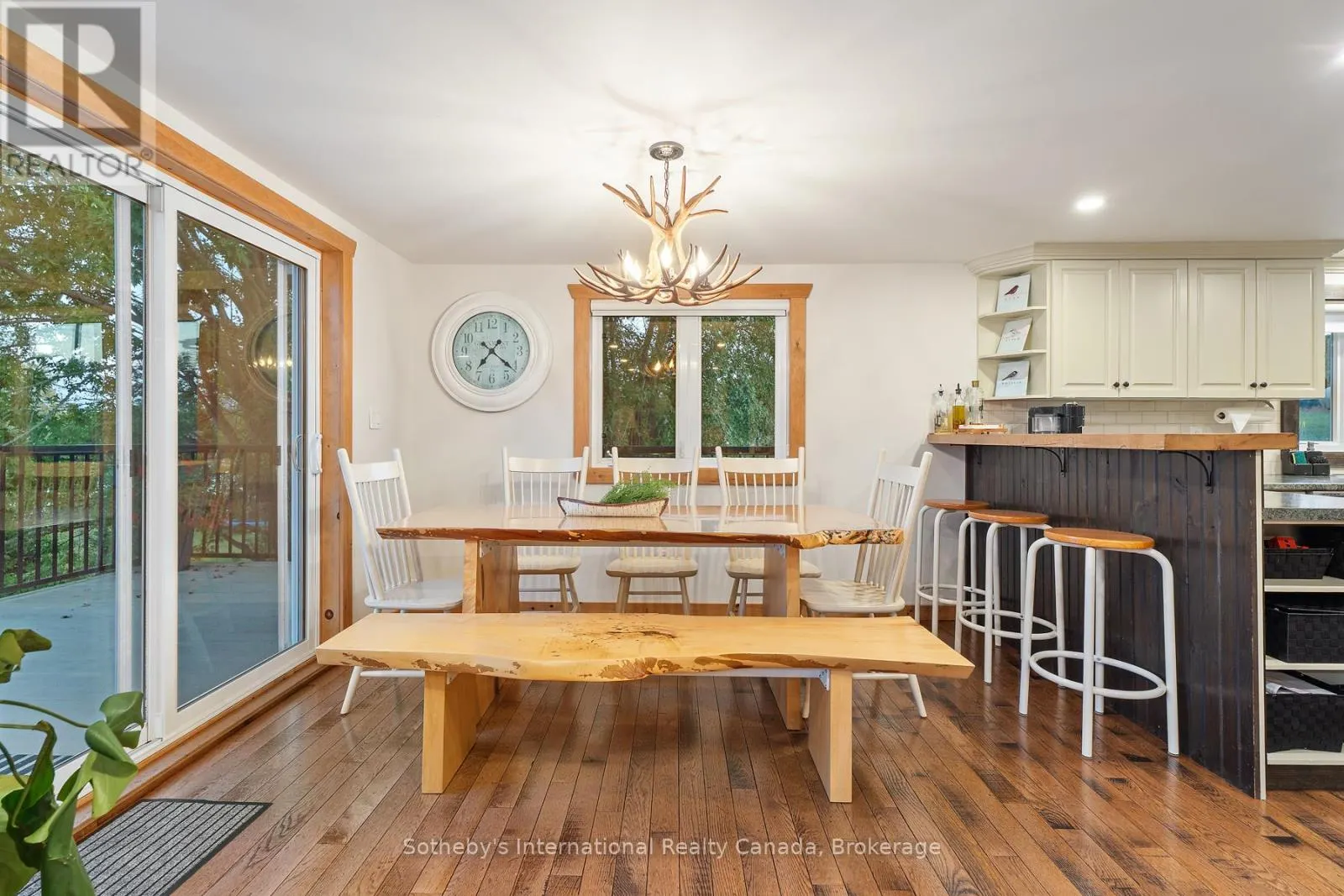 1111 MAPLEHURST DRIVE
