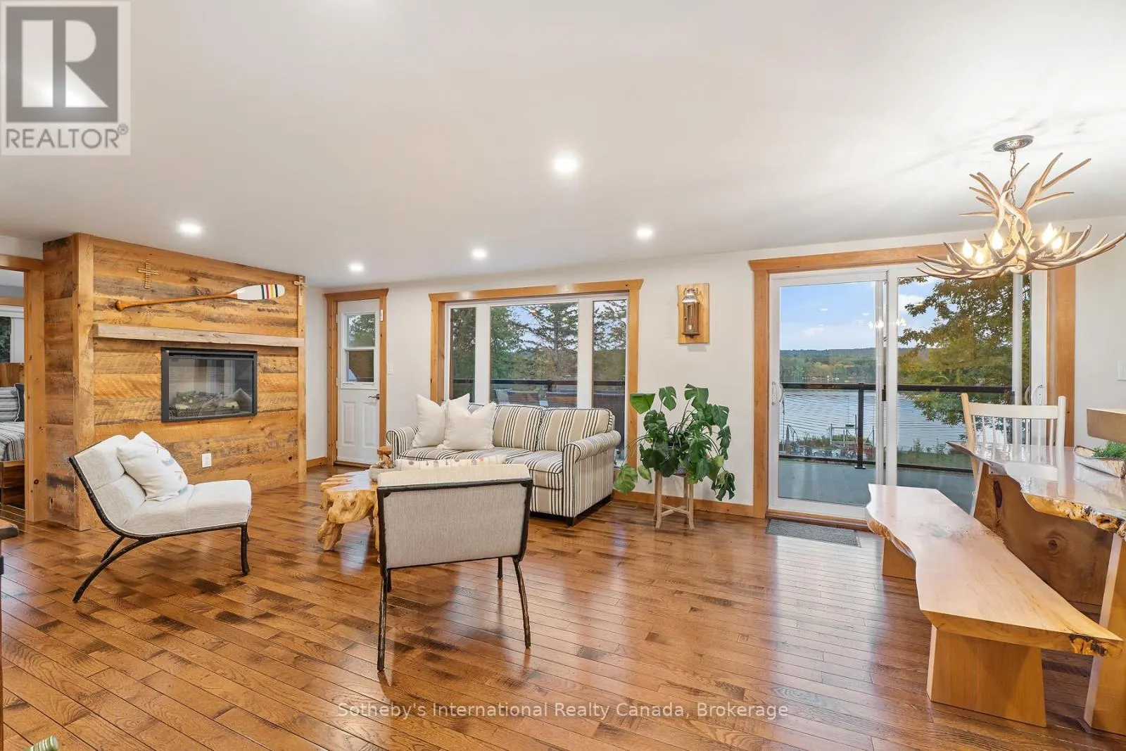 1111 MAPLEHURST DRIVE