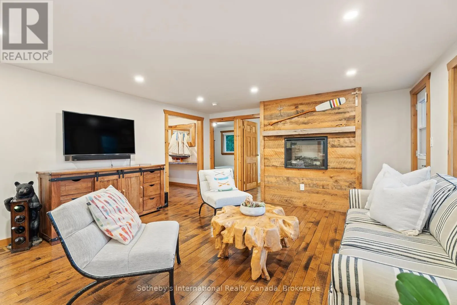 1111 MAPLEHURST DRIVE