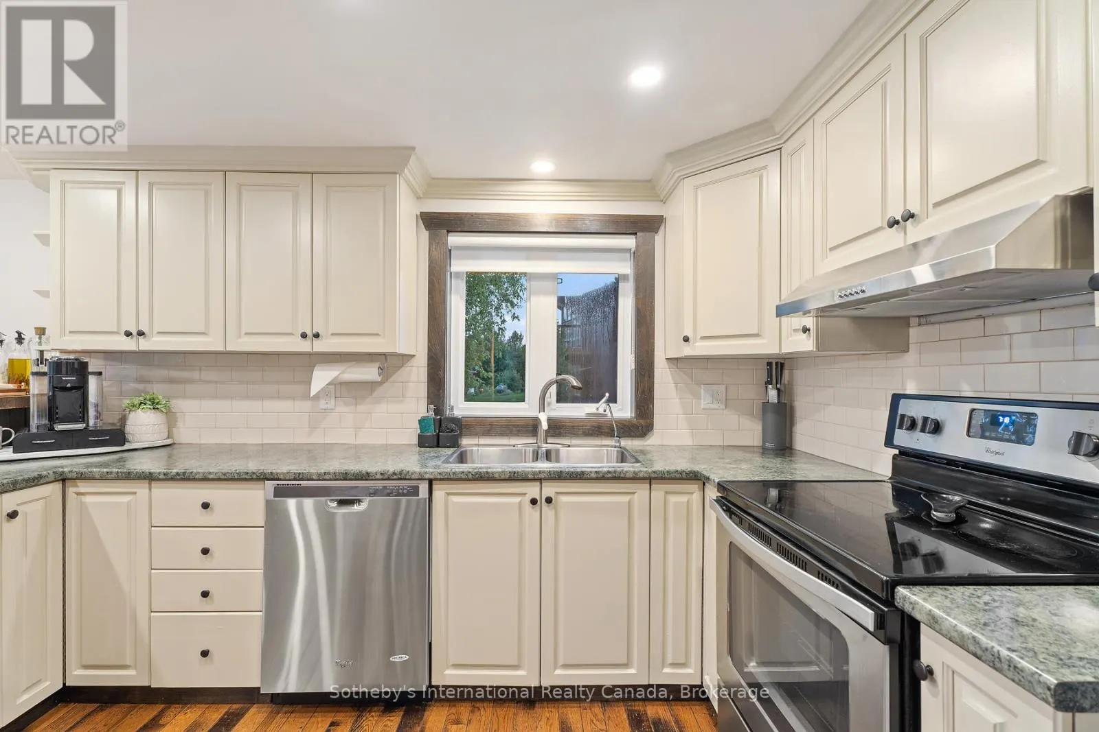 1111 MAPLEHURST DRIVE