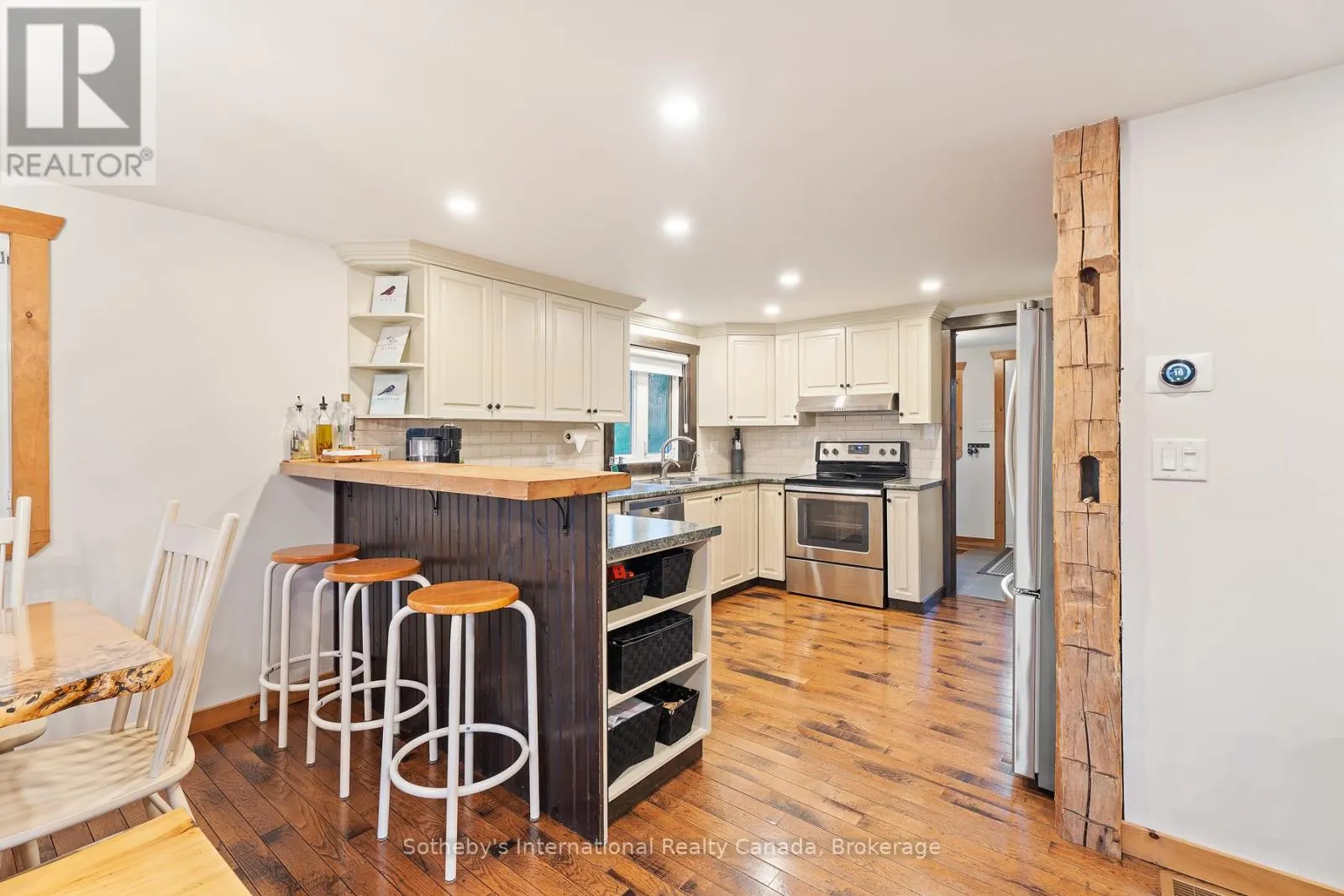 1111 MAPLEHURST DRIVE