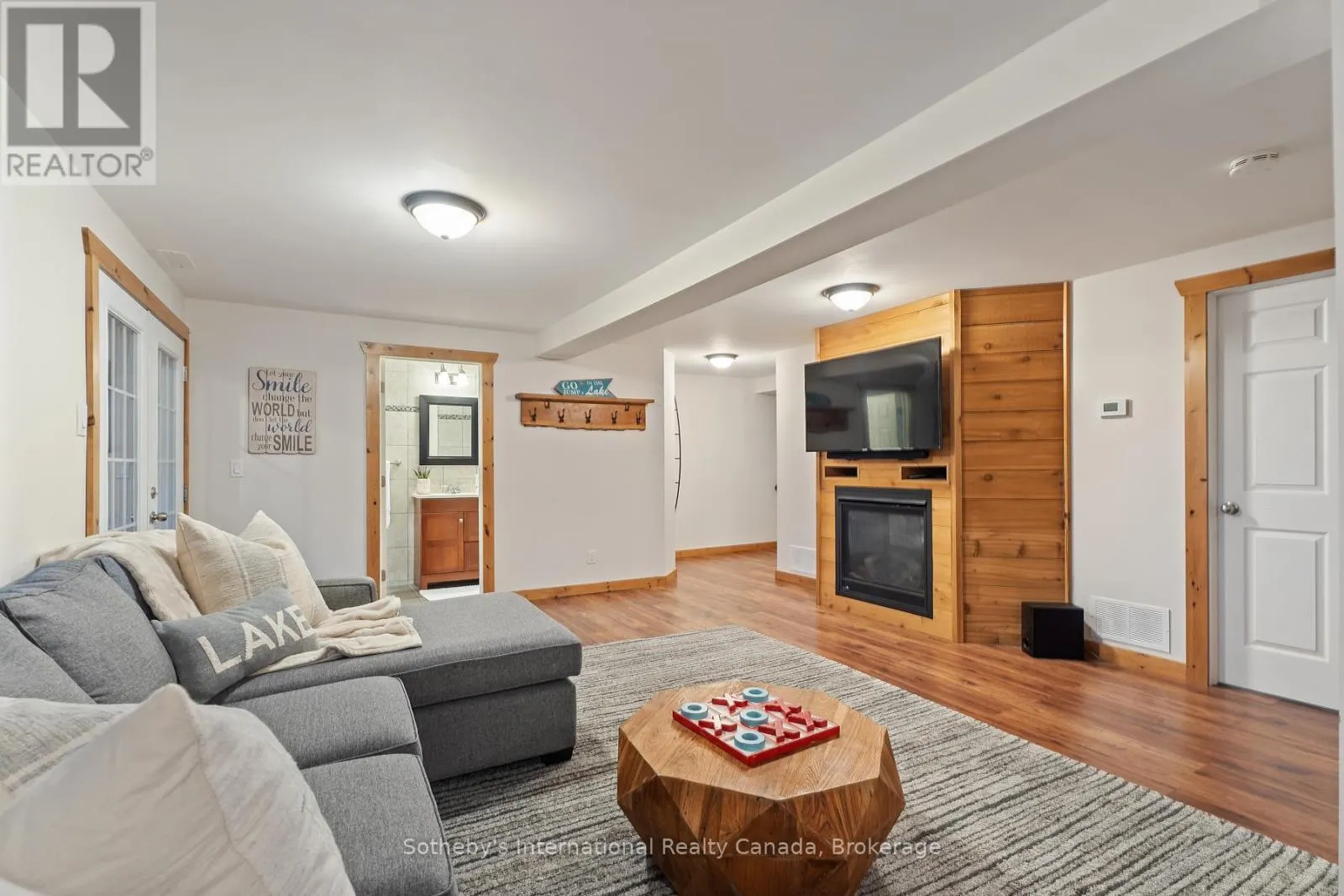 1111 MAPLEHURST DRIVE