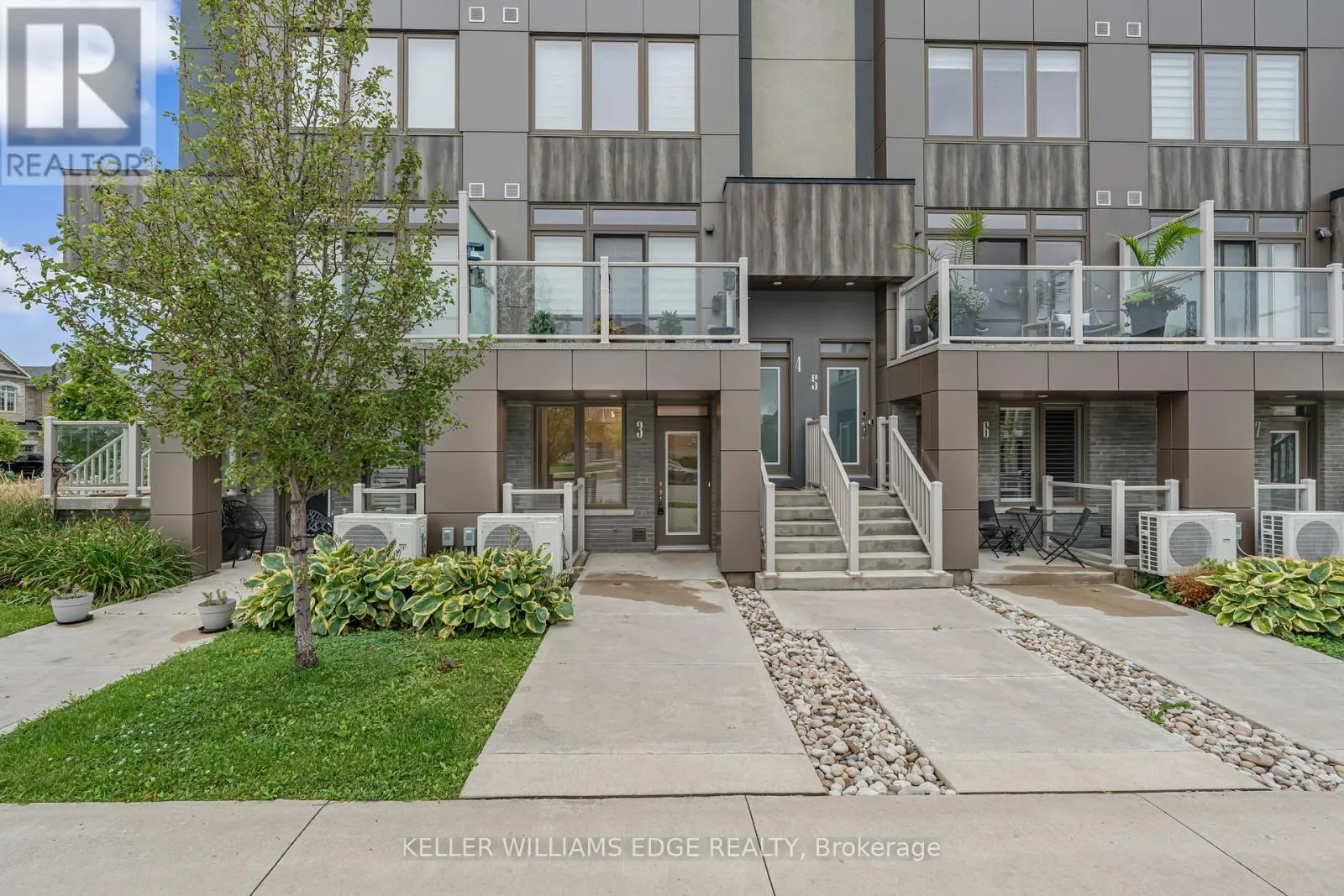 3 - 261 SKINNER ROAD