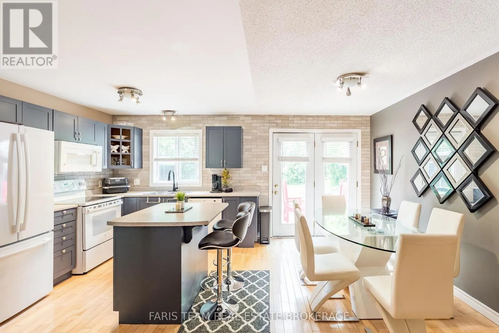85 FULSOM CRESCENT
