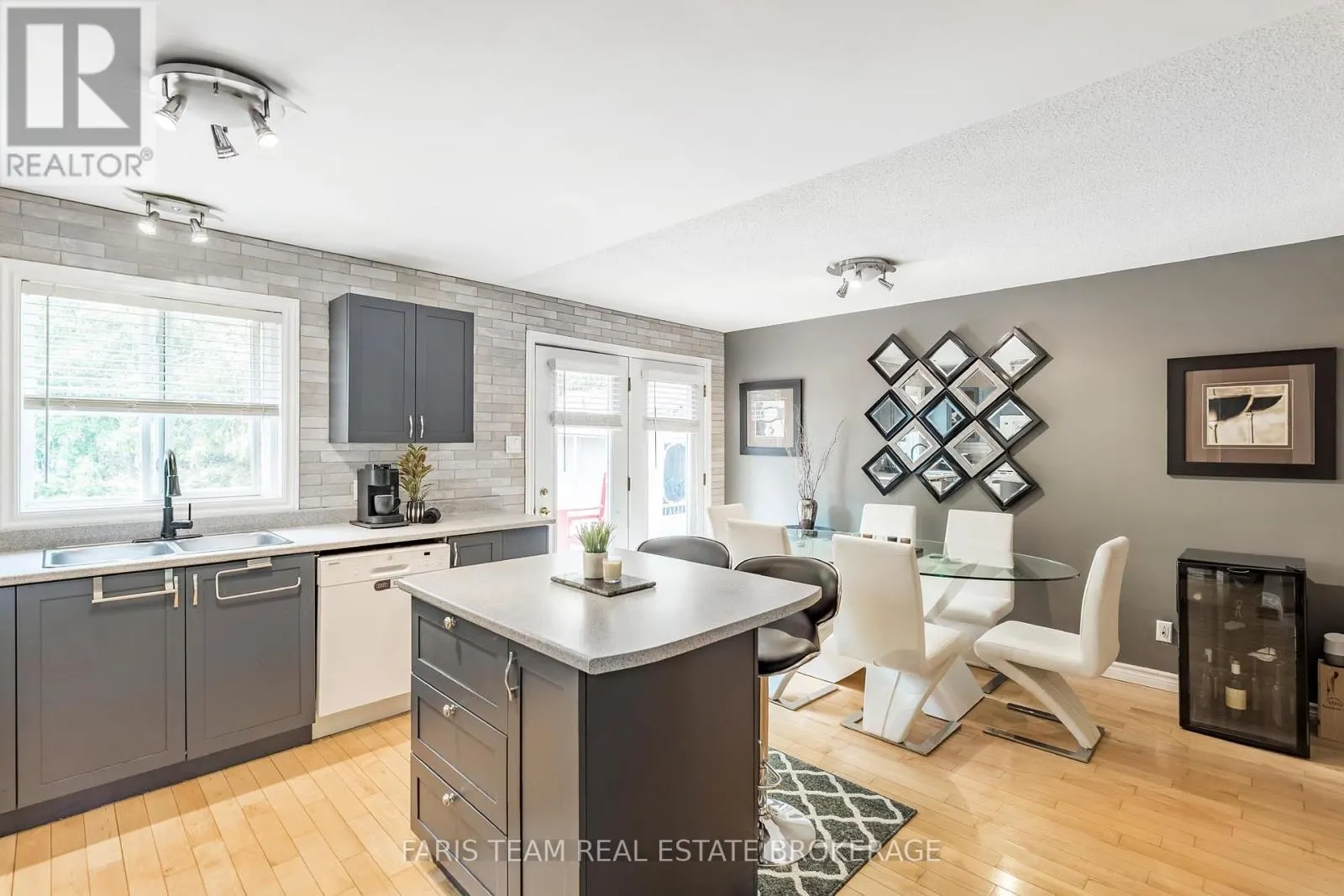 85 FULSOM CRESCENT