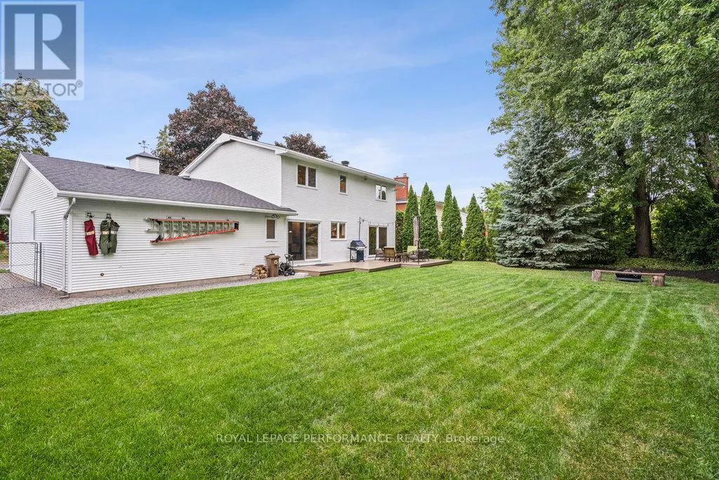 1889 FAIRMEADOW CRESCENT
