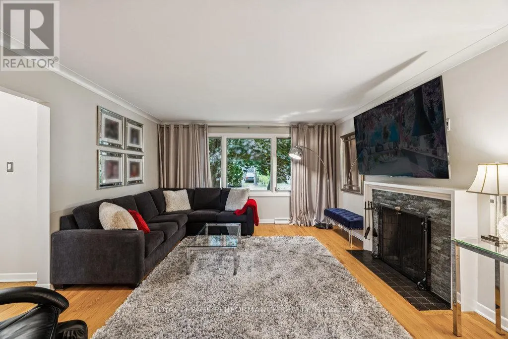 1889 FAIRMEADOW CRESCENT