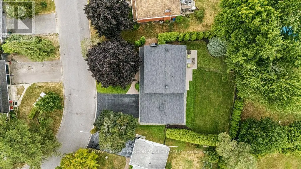 1889 FAIRMEADOW CRESCENT