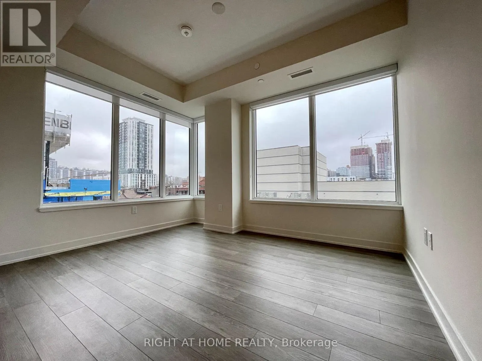 515 - 212 KING WILLIAM STREET