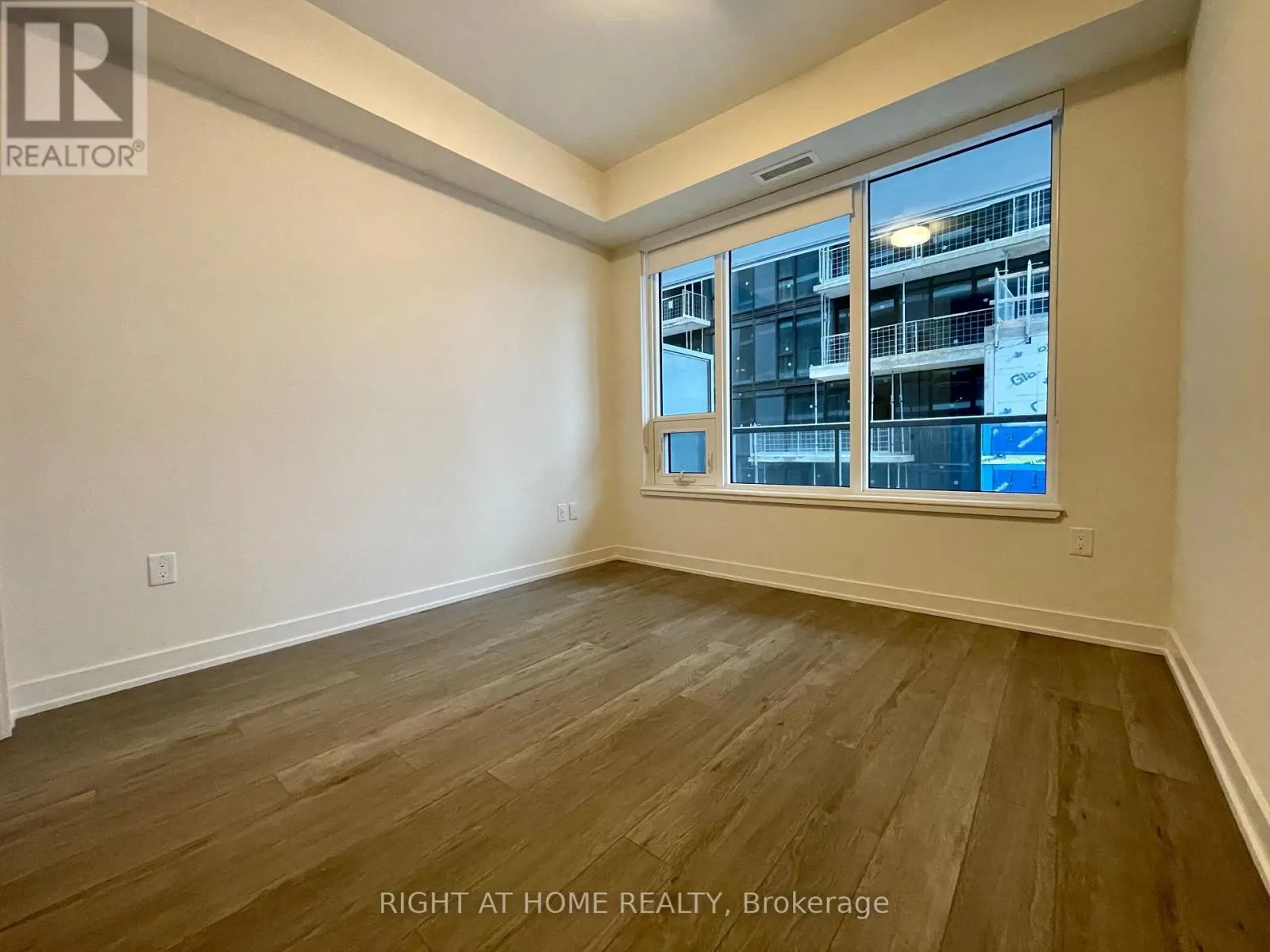 515 - 212 KING WILLIAM STREET