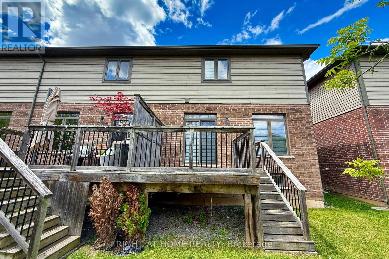 71 SOUTHSHORE CRESCENT