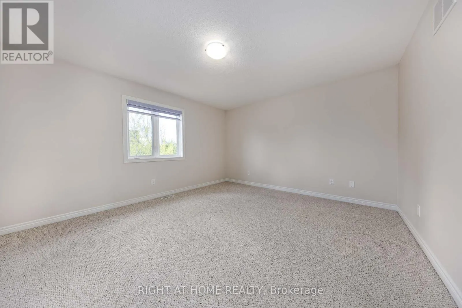 71 SOUTHSHORE CRESCENT