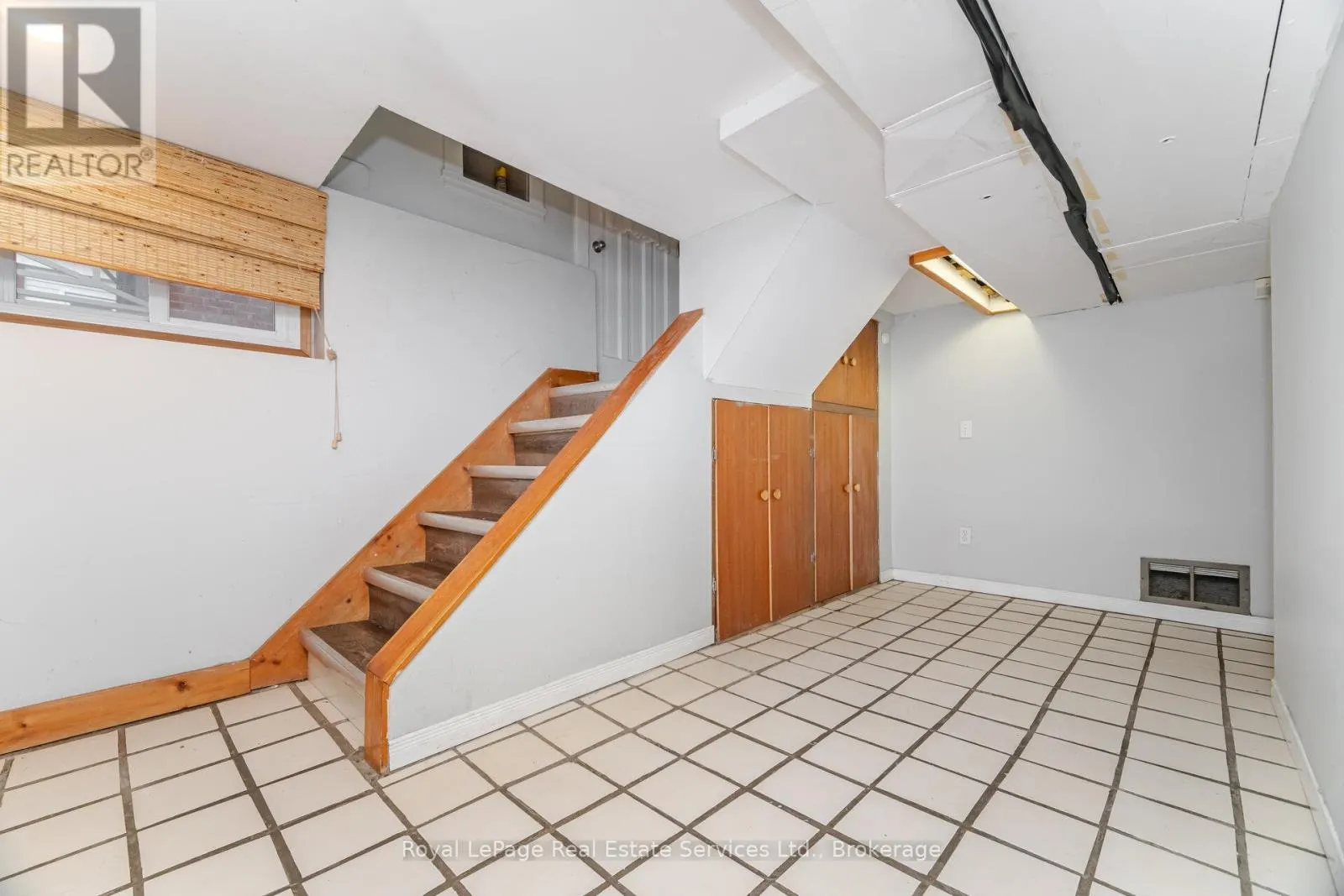 21 PAISLEY AVENUE S