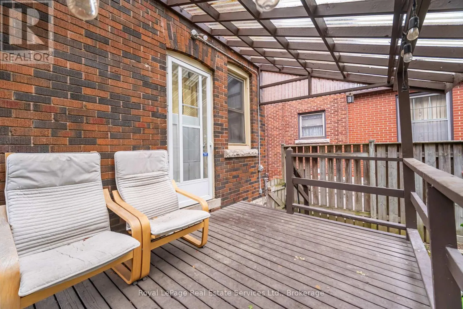 21 PAISLEY AVENUE S