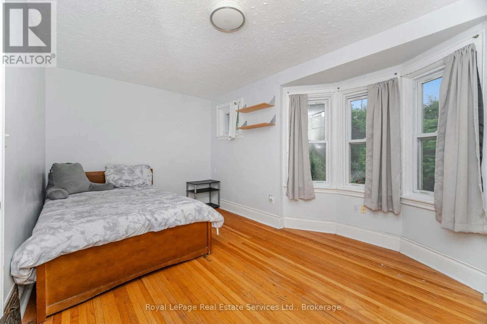 21 PAISLEY AVENUE S