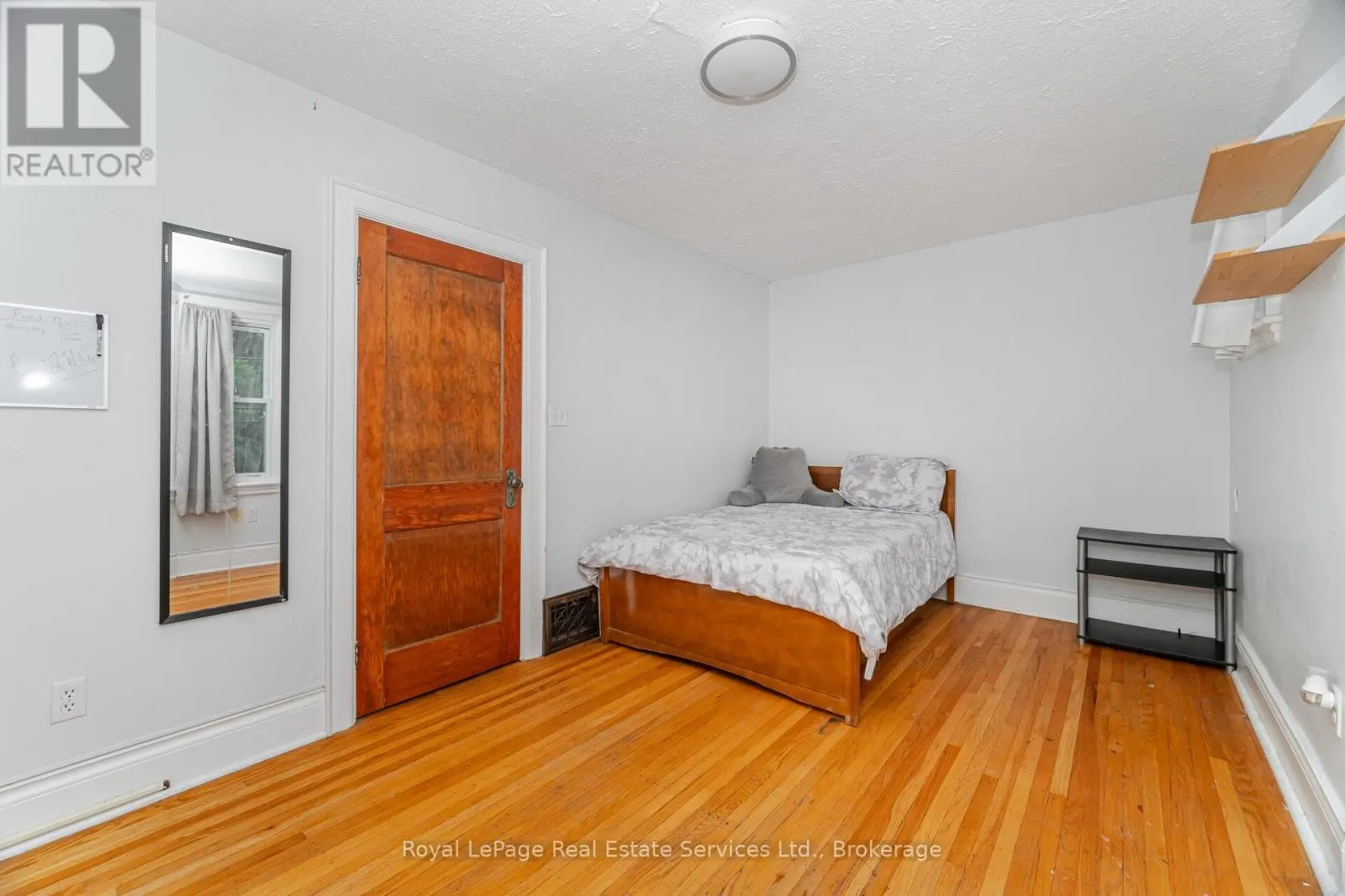 21 PAISLEY AVENUE S