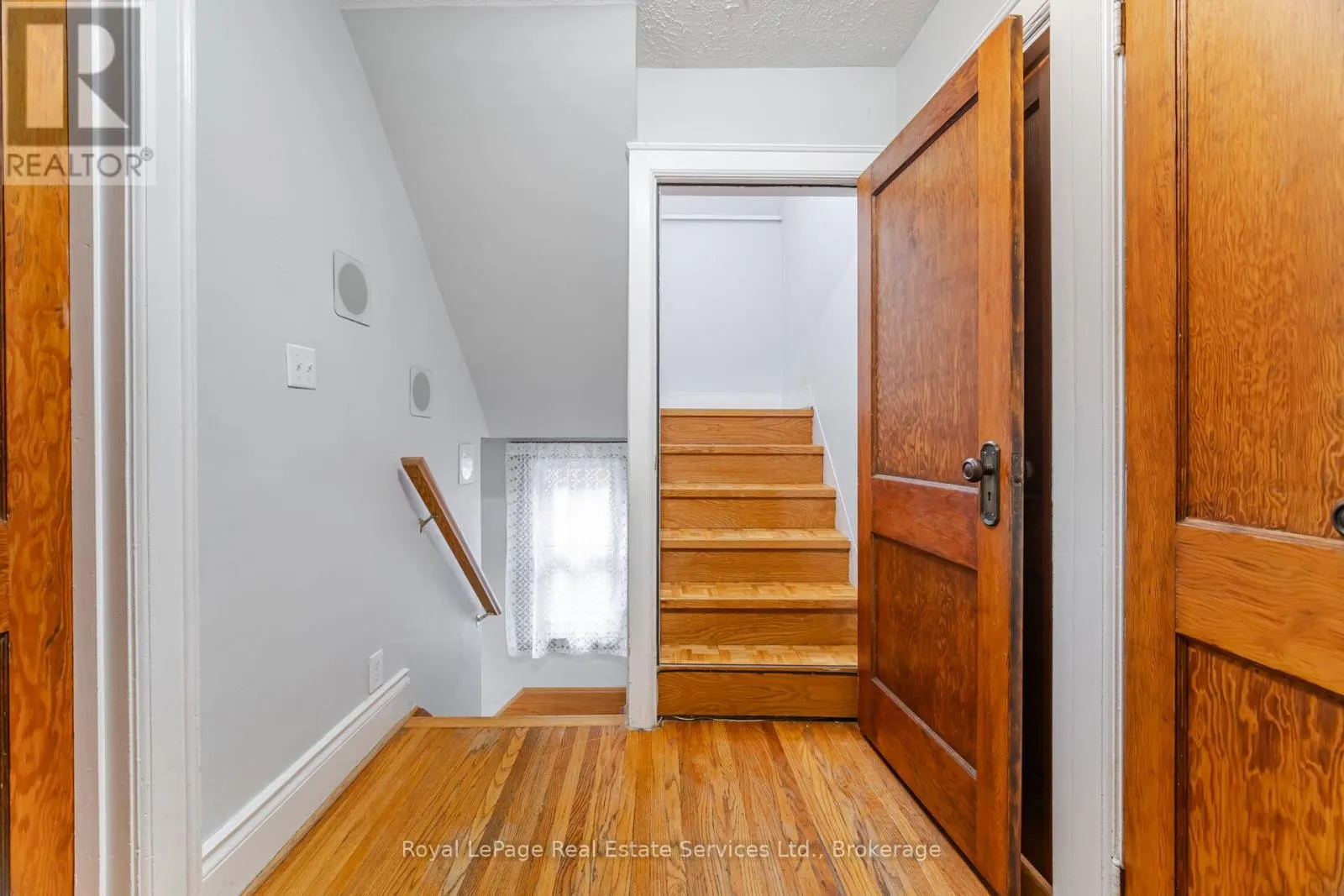21 PAISLEY AVENUE S