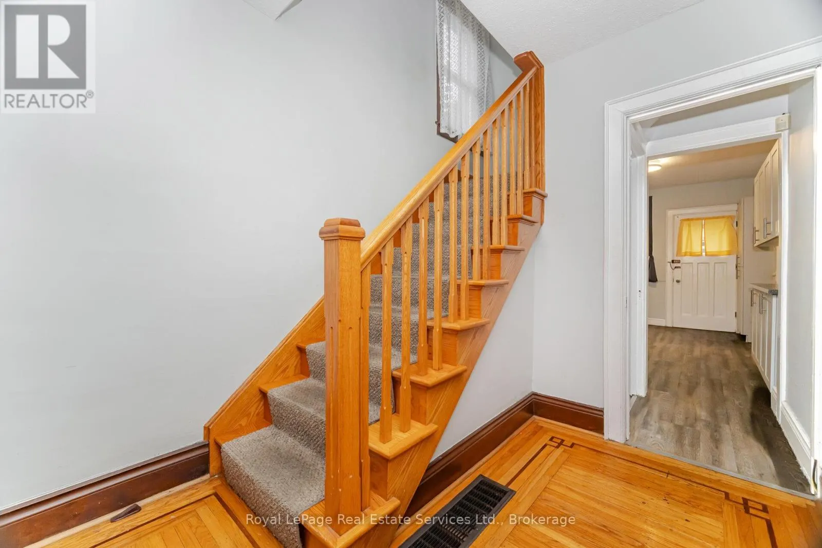 21 PAISLEY AVENUE S
