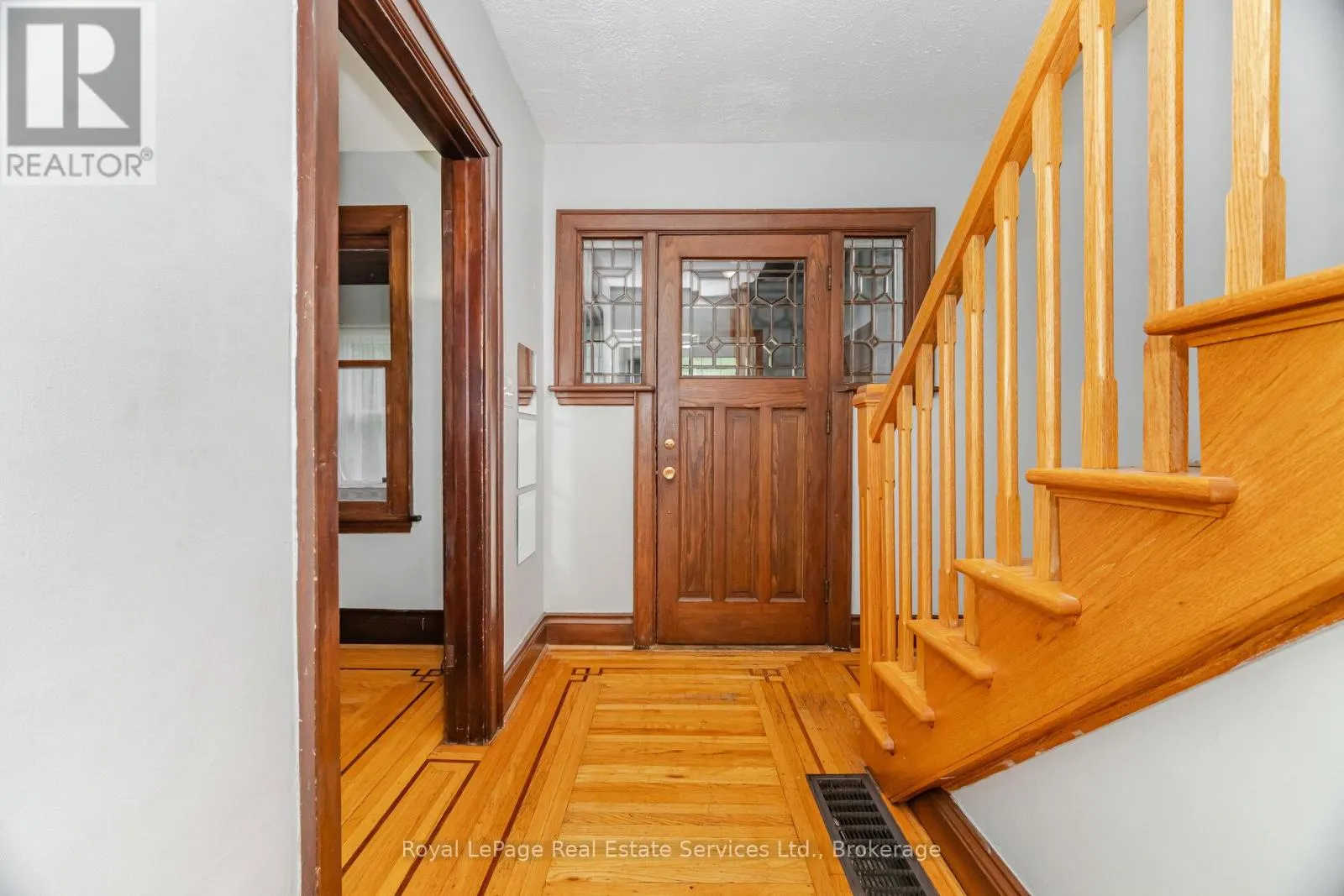 21 PAISLEY AVENUE S