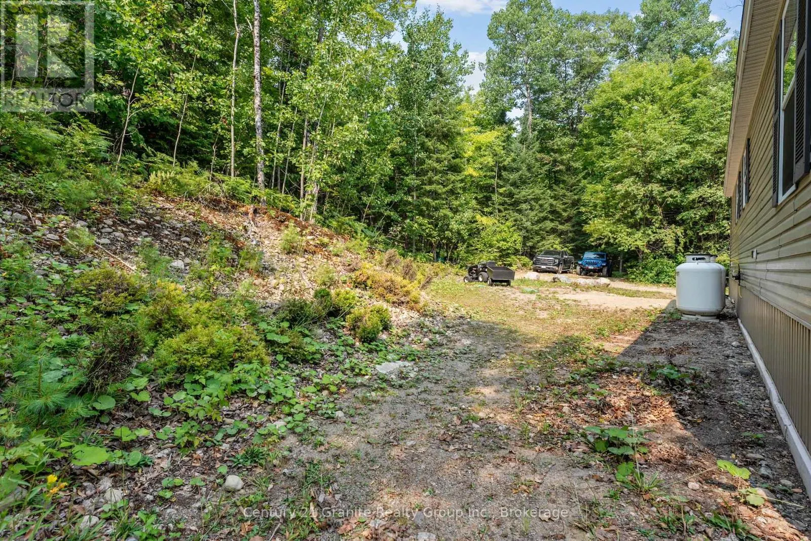 2275 KENNISIS LAKE ROAD
