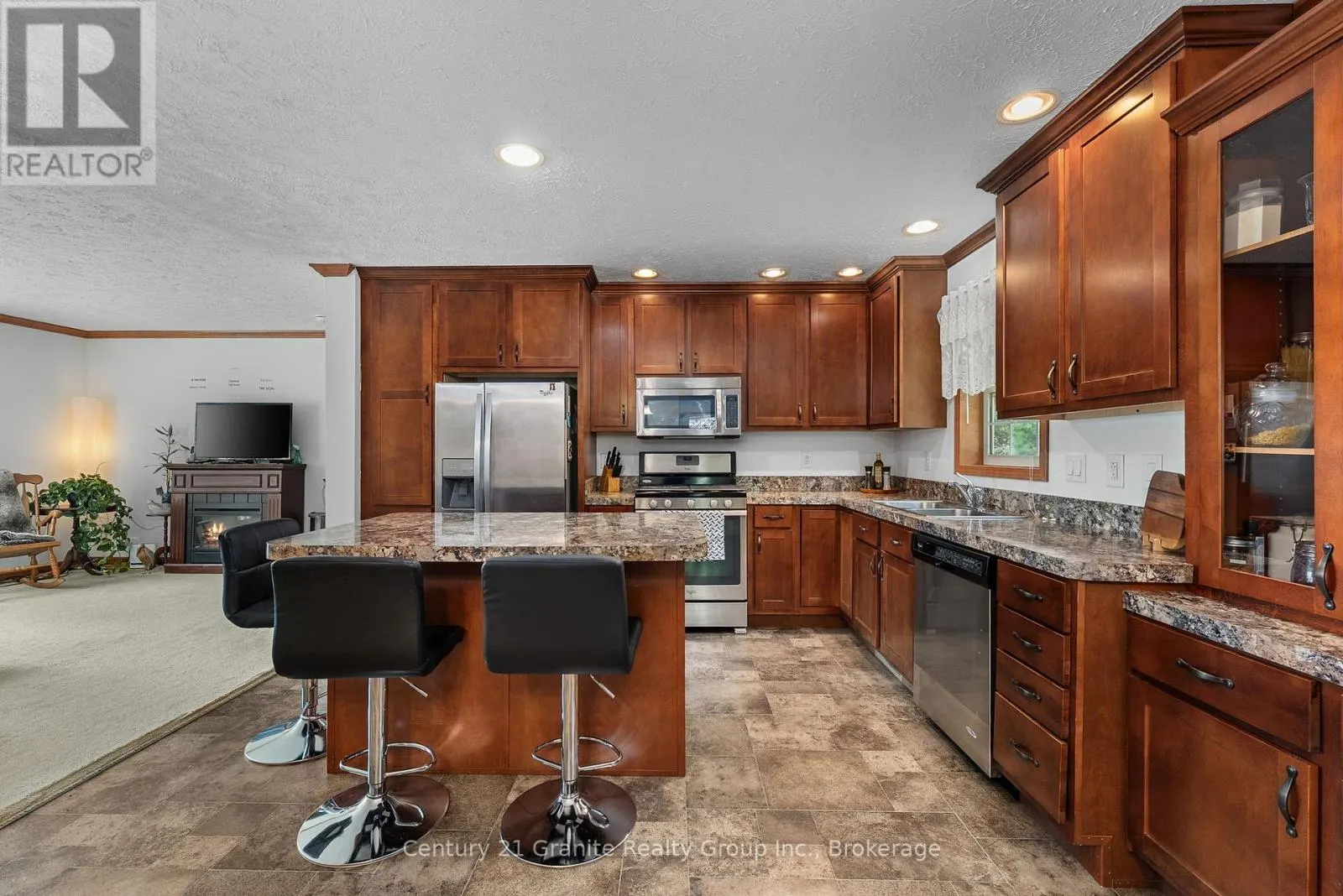 2275 KENNISIS LAKE ROAD