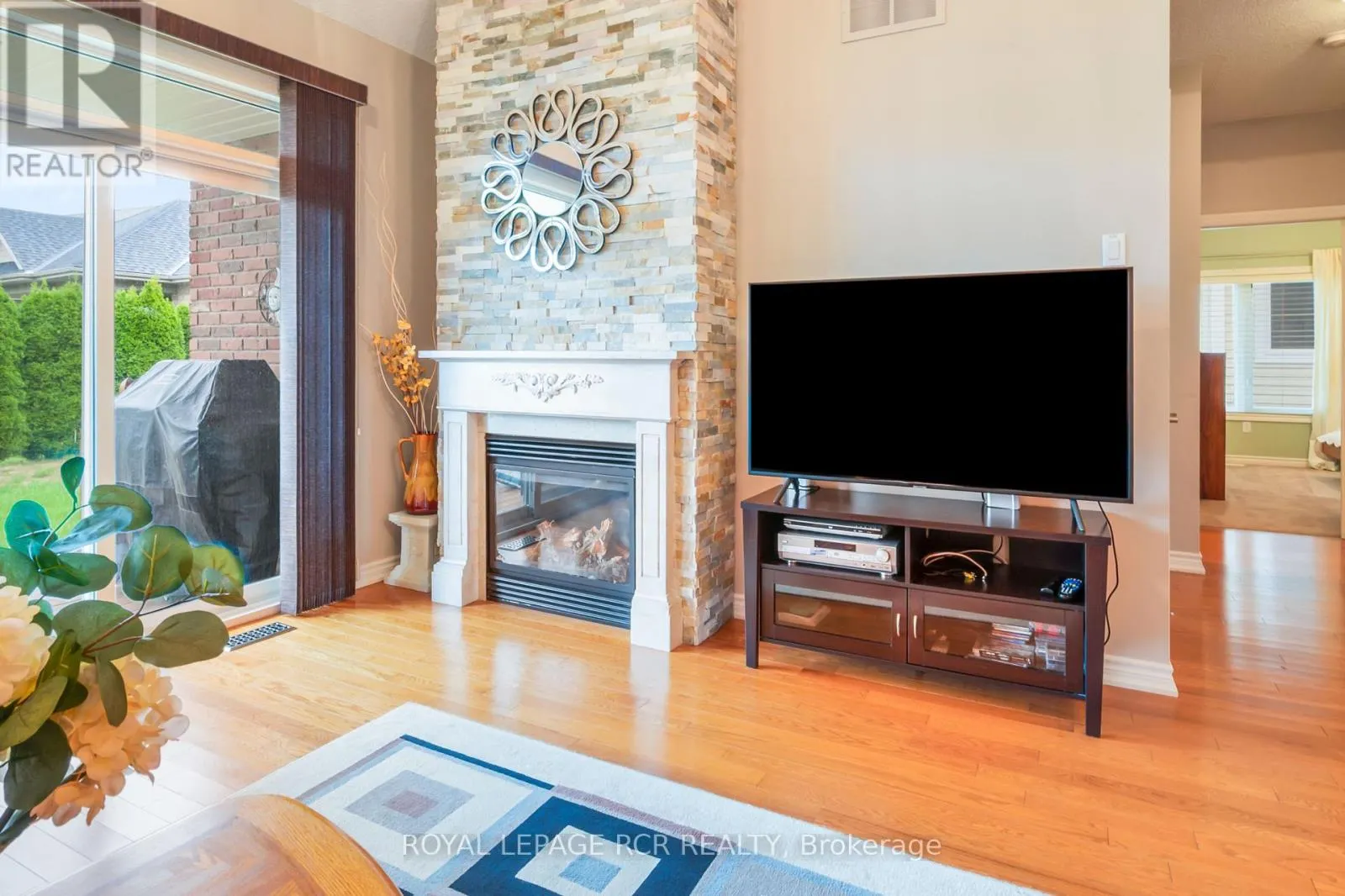 157 - 200 KINGFISHER DRIVE