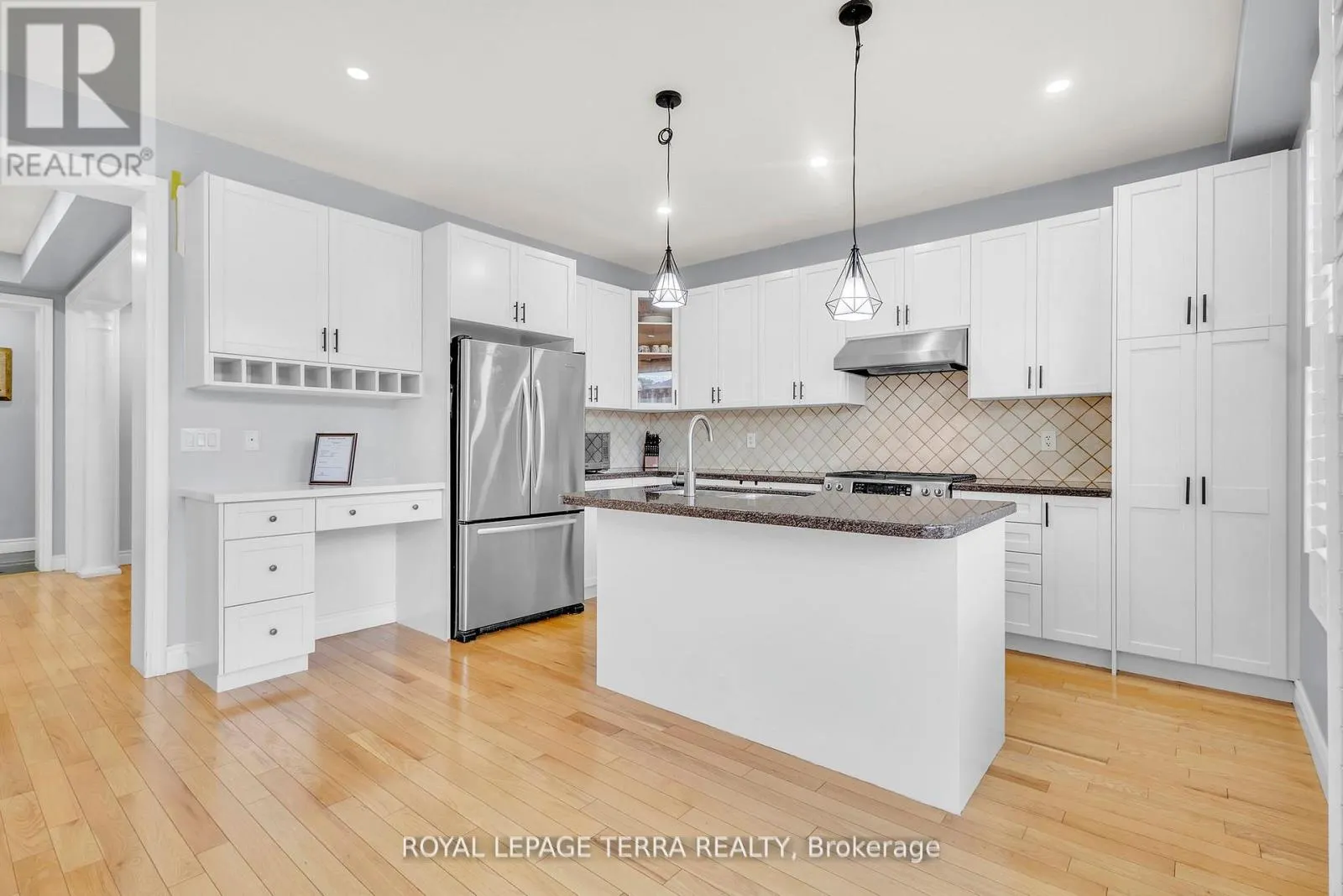584 PINERY TRAIL